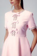 Vestido Midi Zoe com Laço e Cristais Embutidos