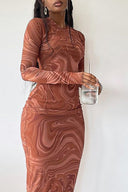 Vestido Midi Transparente com Padrão Espiral Arrojado